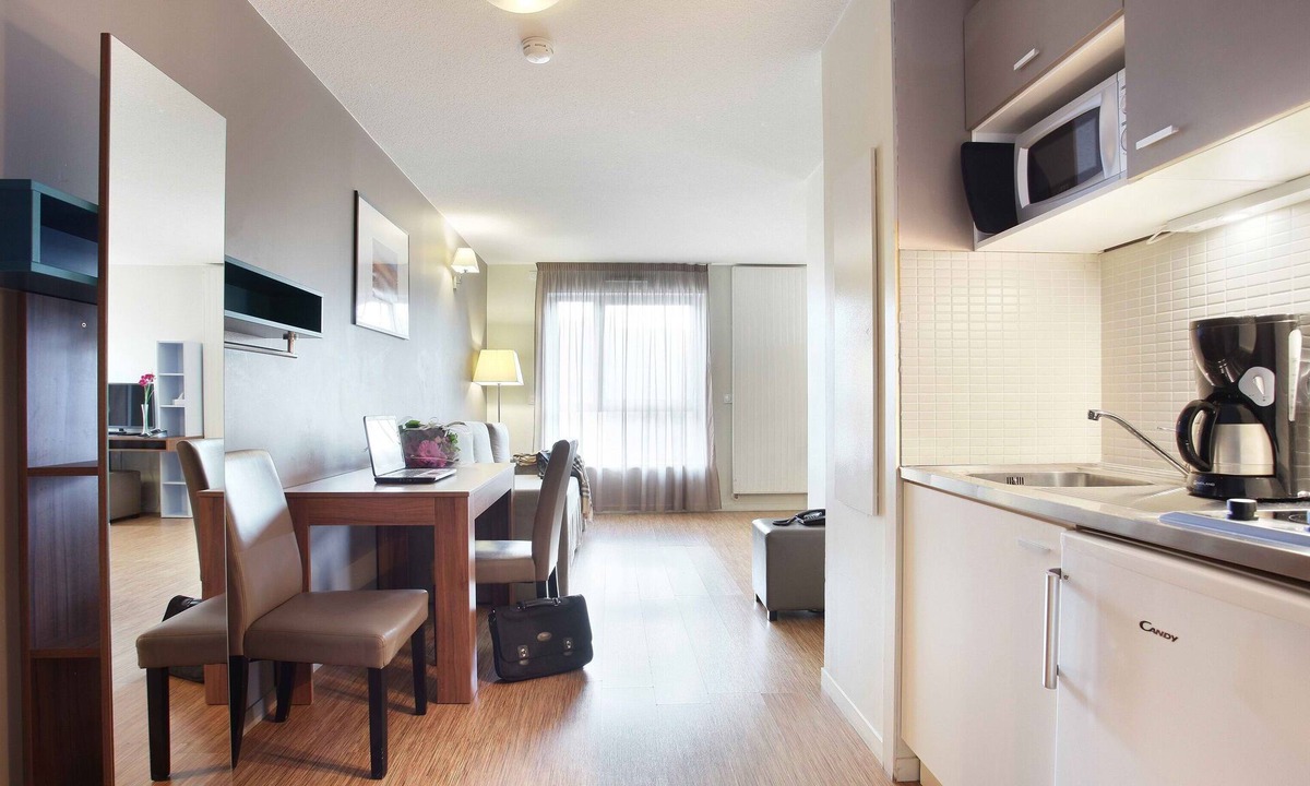 Perrache Apartment | Studio Cosy pour 2 avec Kitchenette | TV