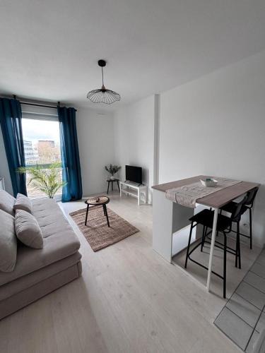 Montmuzard Apartment | Studio cosy - Proche centre Dijon