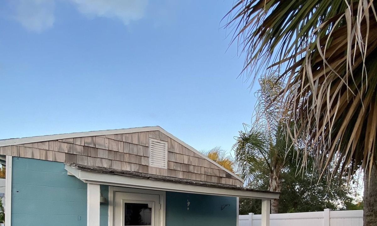 Tropic Cottage | Studio Cottage- Porch, Spacious Yard, & Riverview