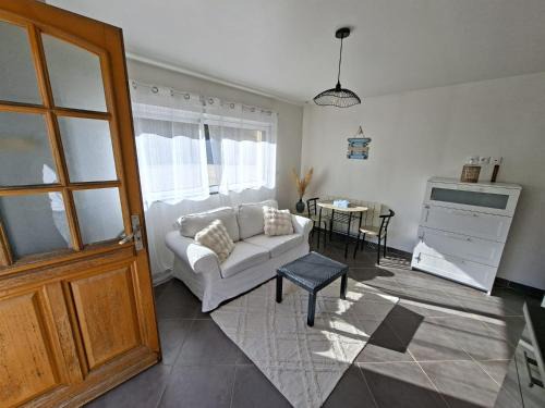 La Celle-sous-Gouzon Apartment | Studio Cozy