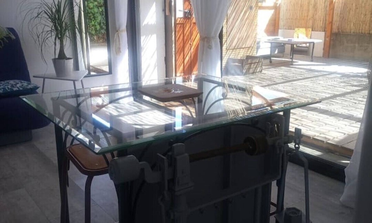 Bas-Vernet Apartment | Studio D'aqui et D'ailleurs