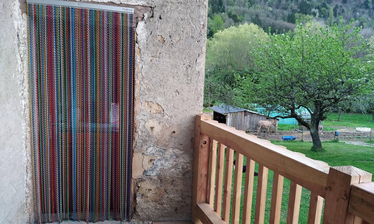 Saint-Pierre-de-Soucy Apartment | Studio Dans une Ferme Savoyarde. Entourés de nos Ânes, Pour un Repos Mérité