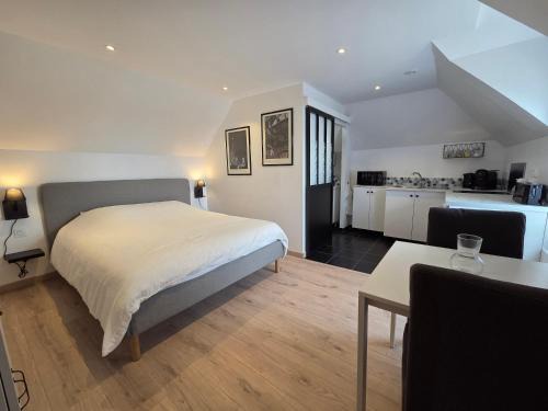 Morgny-la-Pommeraye Apartment | studio de charme