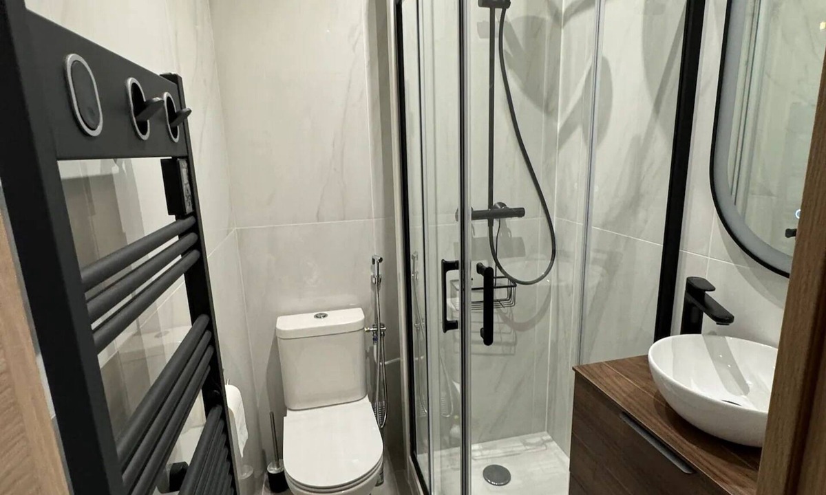 Levallois-Perret Apartment | Studio de Charme Parisien