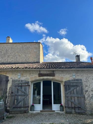 Cubnezais Apartment | Studio de La Bellue