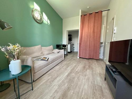 Beaufort-en-Vallee Apartment | Studio de plain pied rénové et lumineux, Beaufort-en-Anjou, proche de la Loire et de ses châteaux
