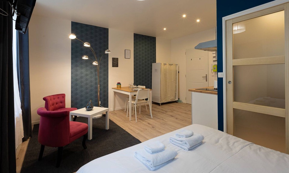 Saint-Quentin Apartment | Studio-Deluxe-Ensuite with Bath