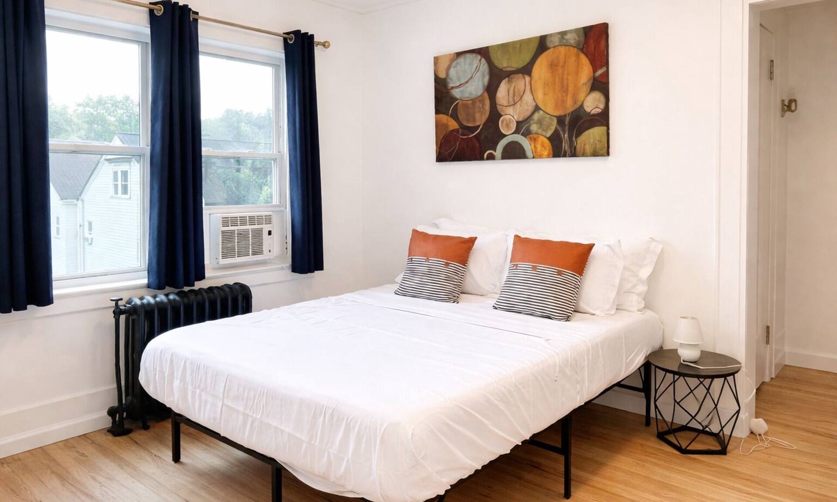 East Avenue Apartment | Studio Downtown+HighFalls+Kitchen+TV+Unity Pet.