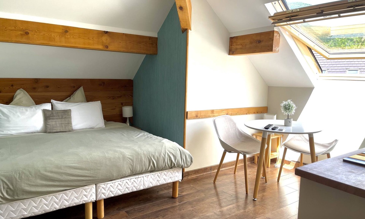 Brison-Saint-Innocent Apartment | Studio Ensuite La Chambotte