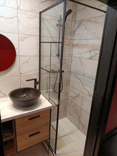 Sainte-Anne - Faubourg Noyon Apartment | Studio Eden Jacuzzi