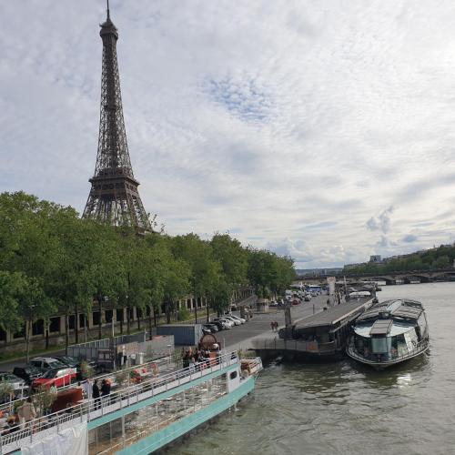 16th Arrondissement Apartment | Studio Eiffel Tower Trocadero