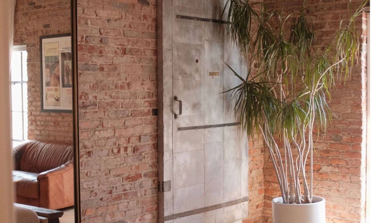 Crossroads Arts District Hotel | Studio Eight · Funky Lounge Escape