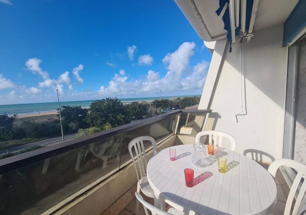 Saint-Jean-de-Monts Apartment | Studio en bord de mer avec parking et animaux admis - FR-1-224C-197