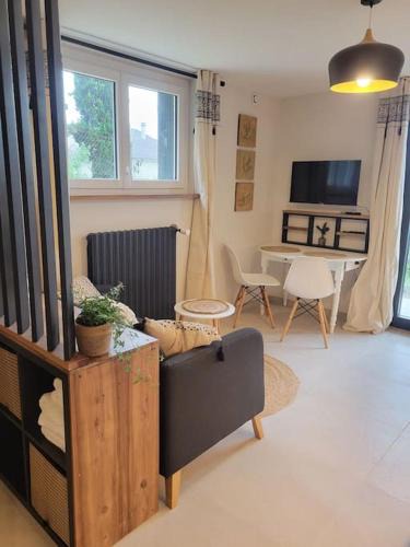 Gourdon Apartment | Studio en rez-de-jardin