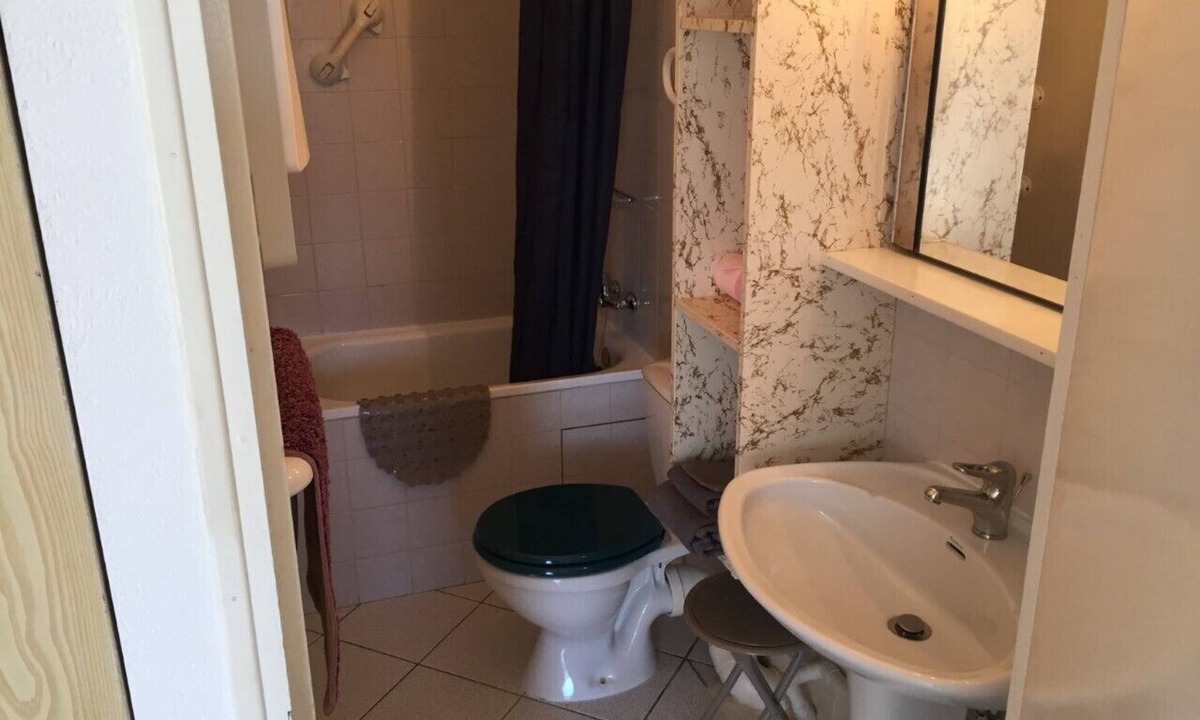 Allegre Les Fumades Apartment | Studio-ensuite with shower-terrace-Type D