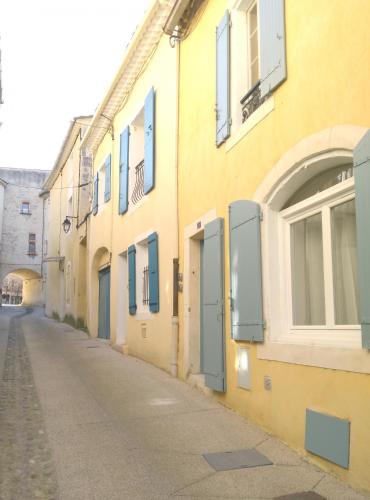 Saint-Paul-Trois-Chateaux Apartment | Studio - Fontaine