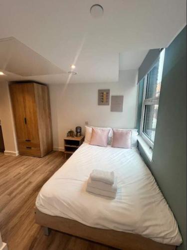 Bristol Floating Harbour Apartment | Studio Flat Close to Queen Square - Flat 4B