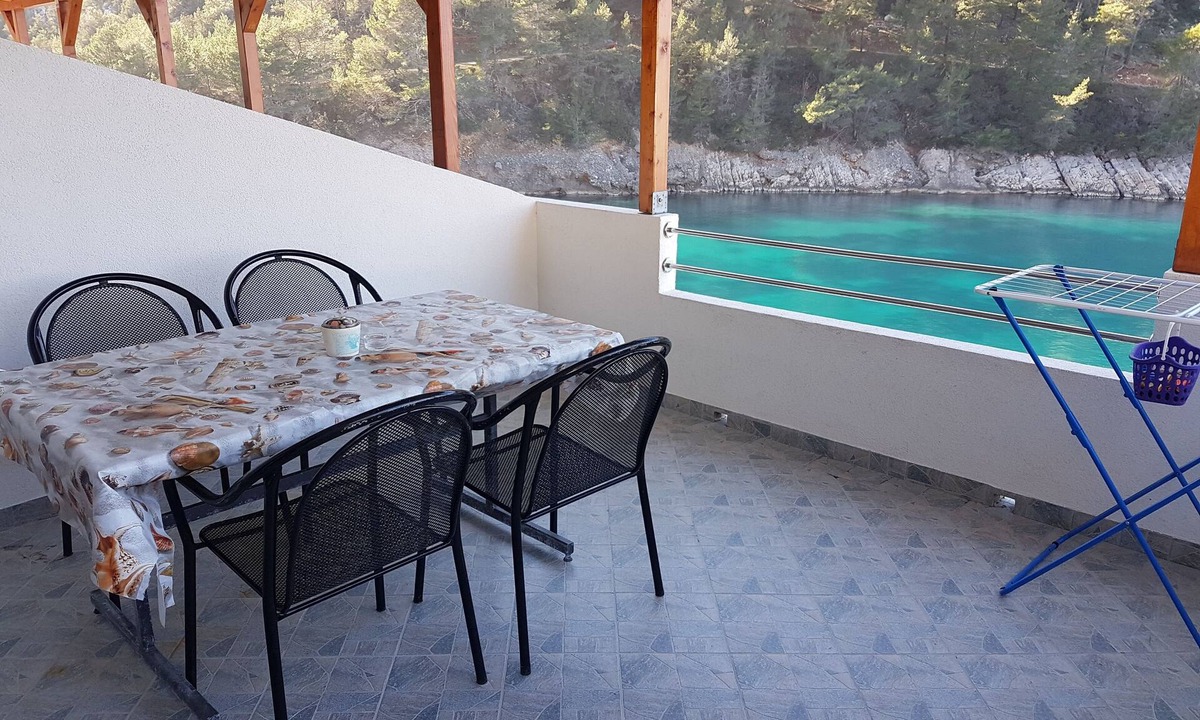 Bogomolje Apartment | Studio flat near beach Cove Mala Pogorila (Hvar) (AS-8952-a)