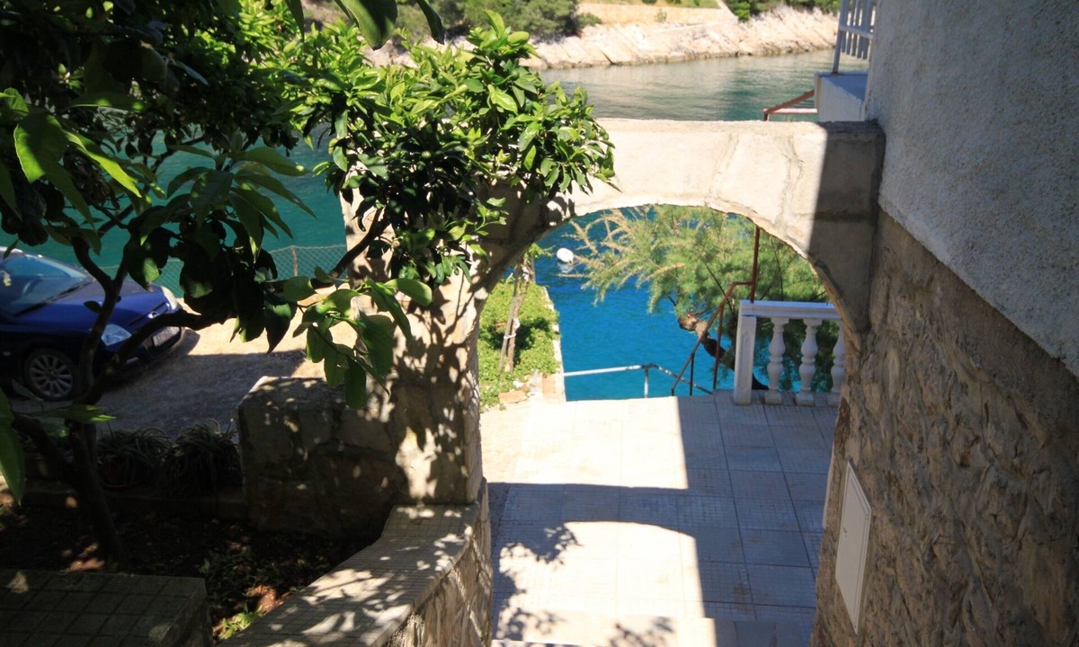 Bogomolje Apartment | Studio flat near beach Cove Mala Pogorila (Hvar) (AS-8952-c)