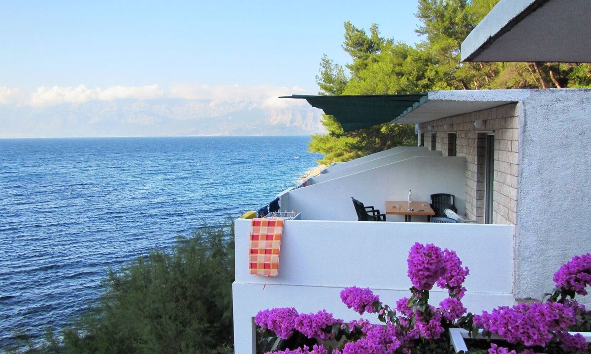 Bogomolje Apartment | Studio flat near beach Cove Mala Pogorila (Hvar) (AS-8952-d)