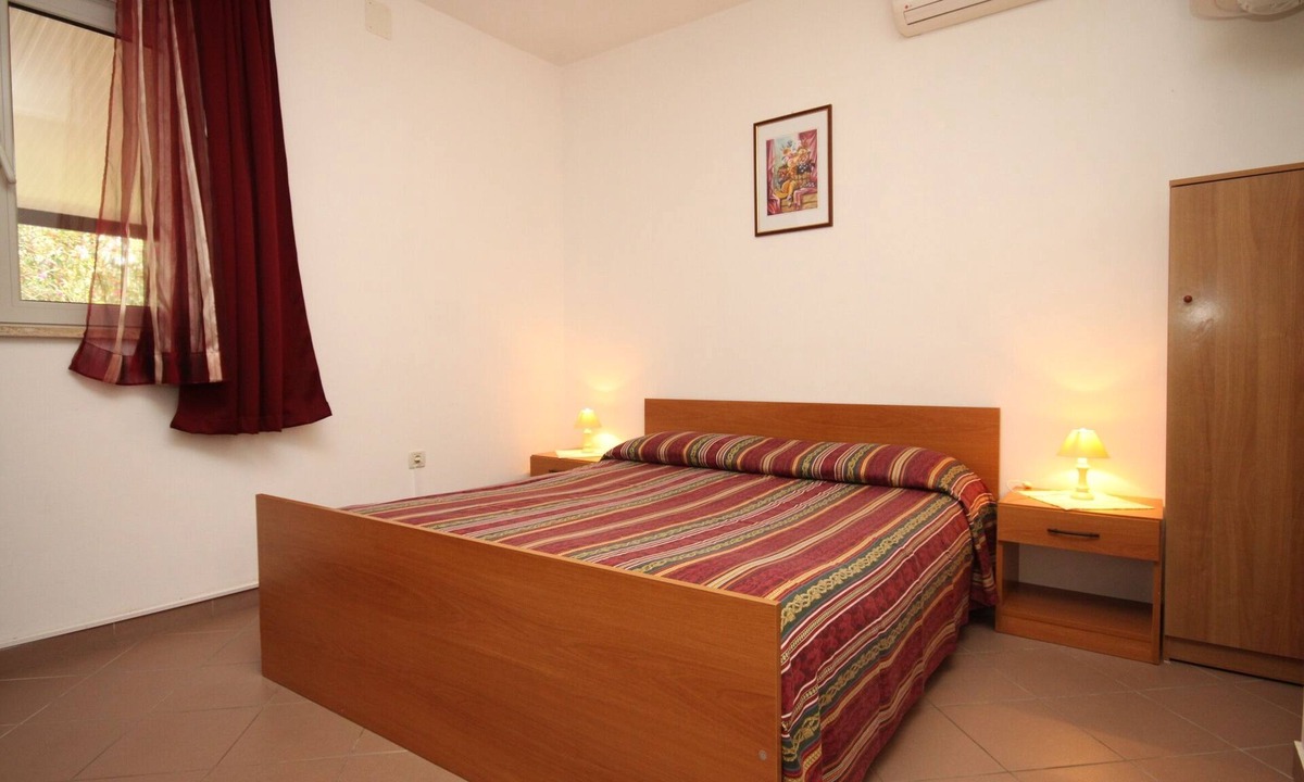 Zambratija Apartment | Studio flat near beach Zambratija, Umag (AS-6997-a)