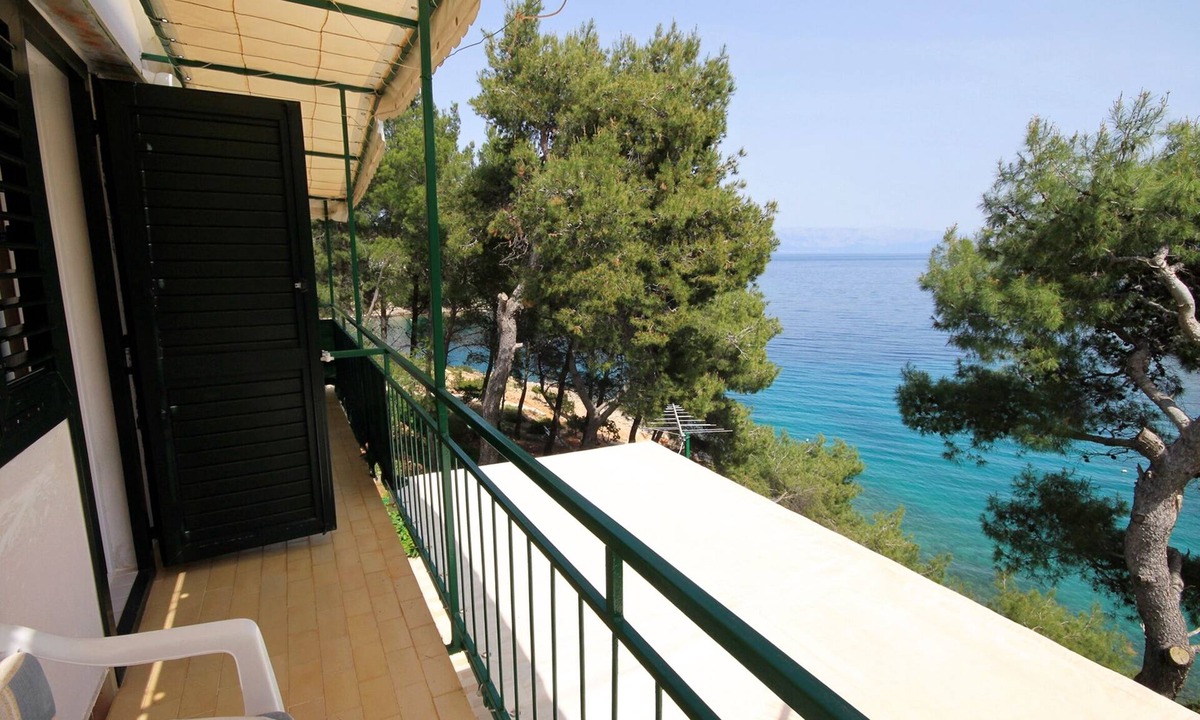 Vrbanj Apartment | Studio flat near beach Basina, Hvar (AS-542-a)