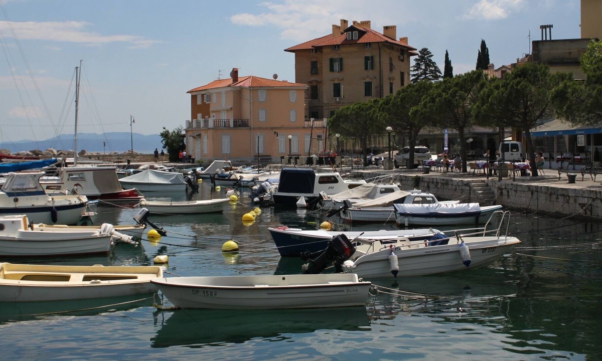 Volosko Apartment | Studio flat near beach Opatija - Volosko, Opatija (AS-7912-b)