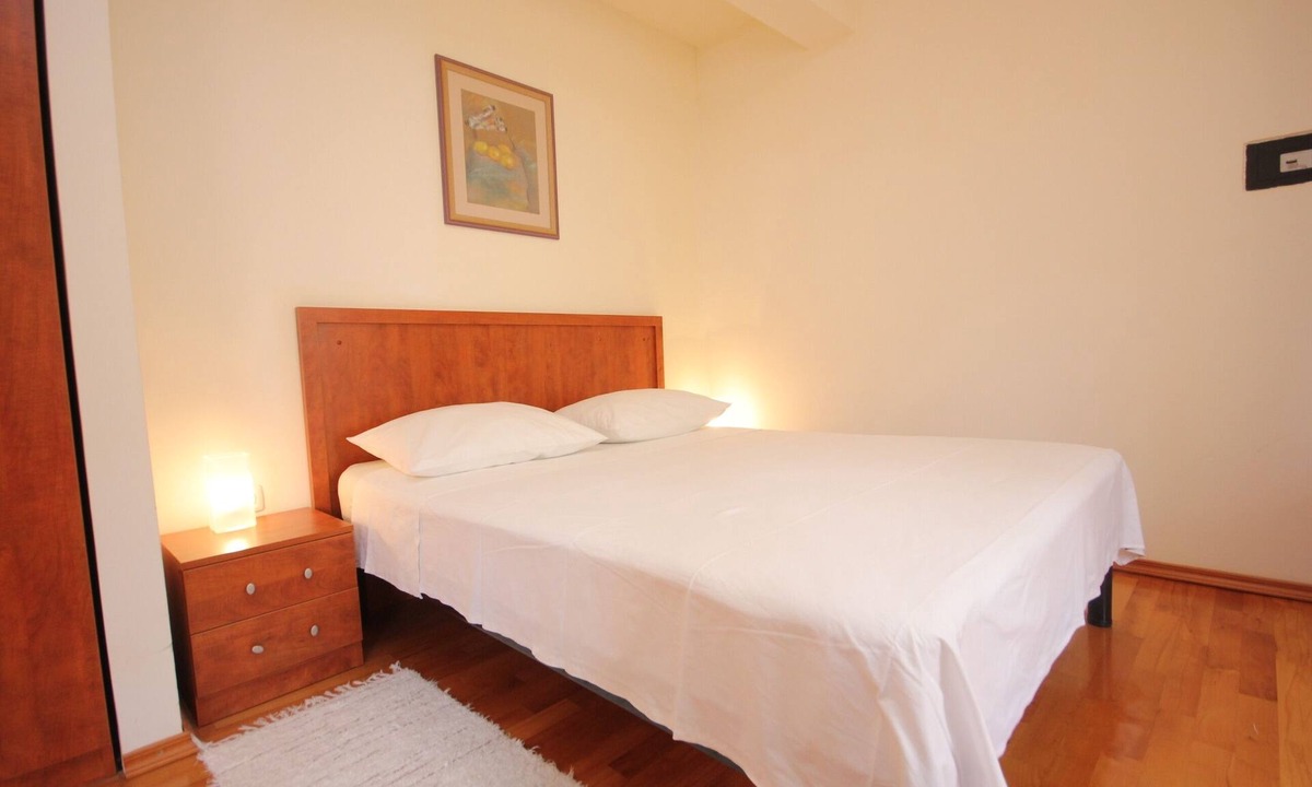 Komiza Apartment | Studio flat near beach Komiža, Vis (AS-3035-c)