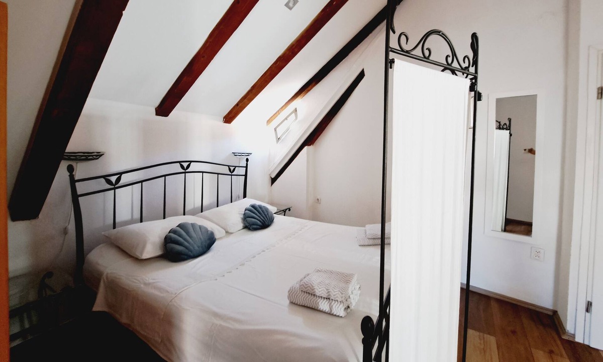 Vis Apartment | Studio flat near beach Vis (AS-2452-a)