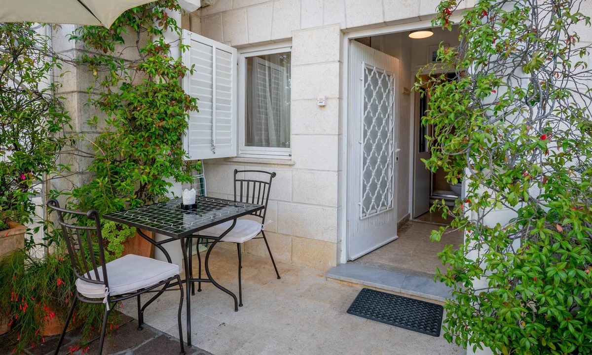 Lovran Apartment | Studio flat with a swimming pool Lovran, Opatija (AS-14178-b)