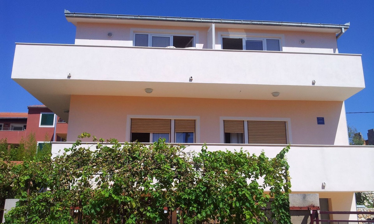 Vinisce Apartment | Studio flat with balcony Vinišće, Trogir (AS-11075-a)