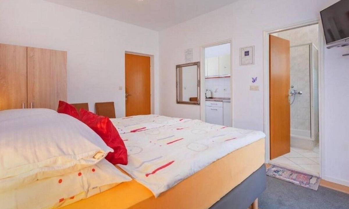 Brasina Apartment | Studio flat with balcony and sea view Srebreno, Dubrovnik (AS-22386-c)