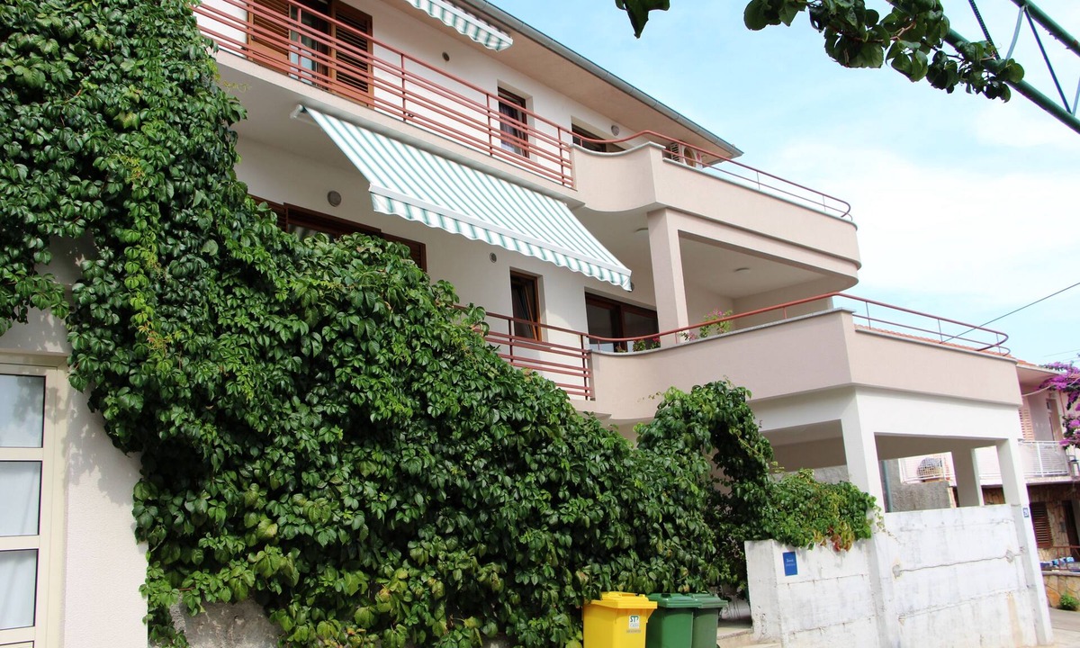 Tijesno Apartment | Studio flat with balcony and sea view Tisno (Murter) (AS-5106-a)