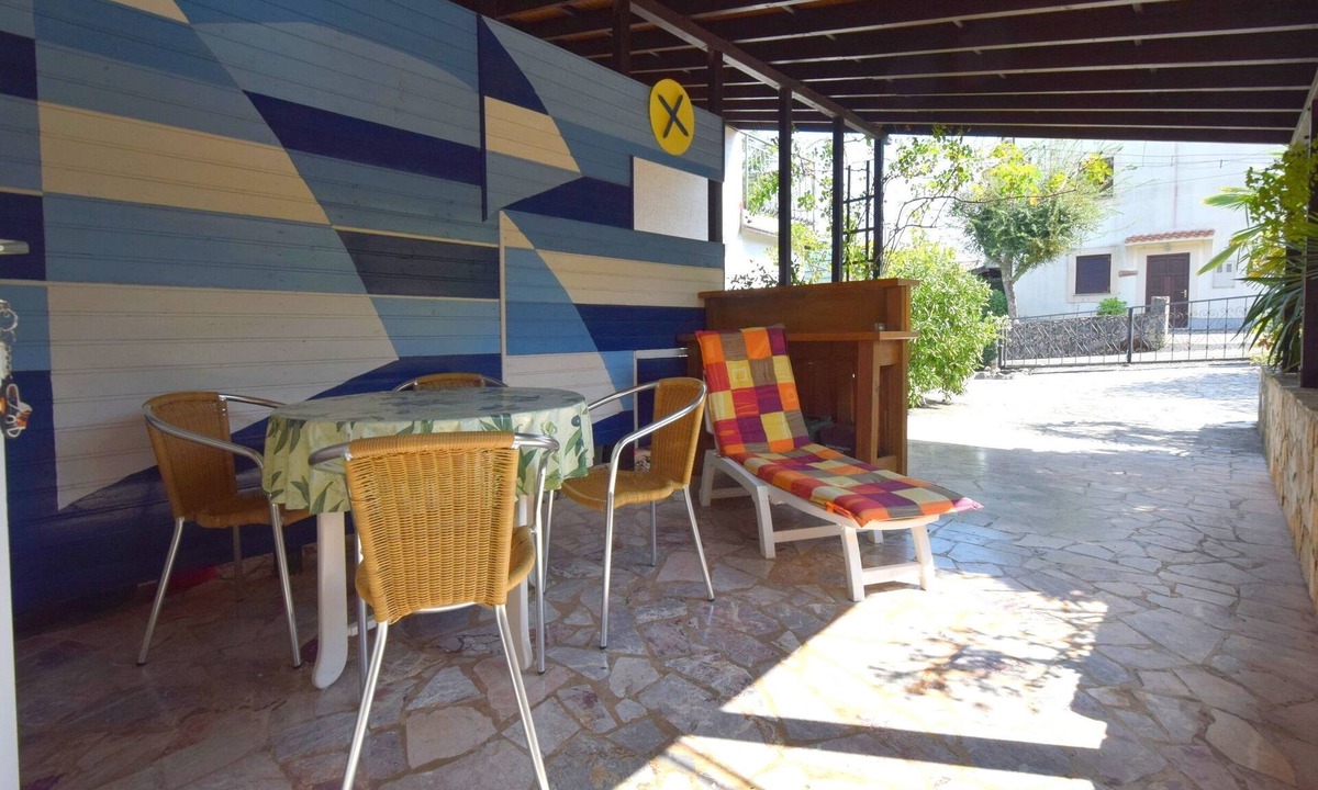 Vantacici Apartment | Studio flat with terrace Vantačići, Krk (AS-20416-a)