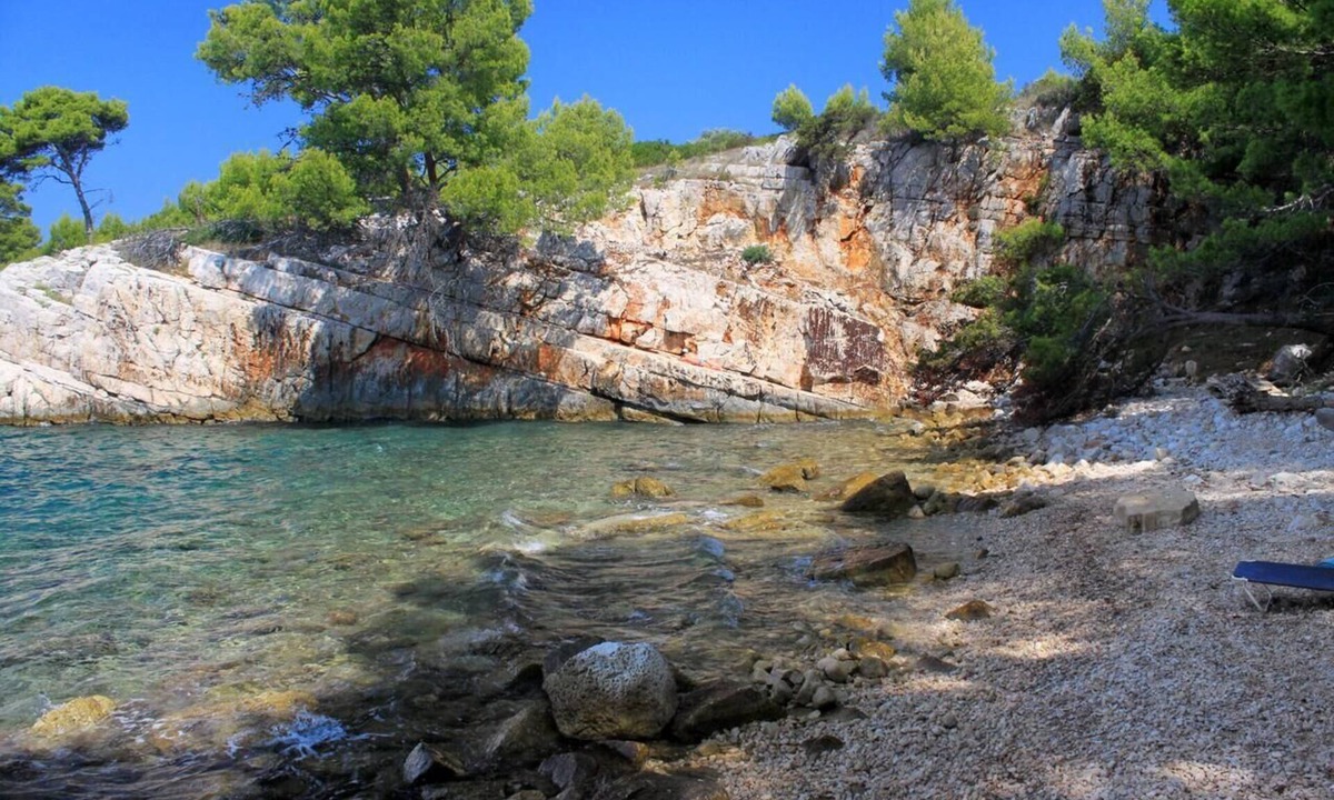 Skrivena Luka Apartment | Studio flat with terrace and sea view Skrivena Luka, Lastovo (AS-8280-a)