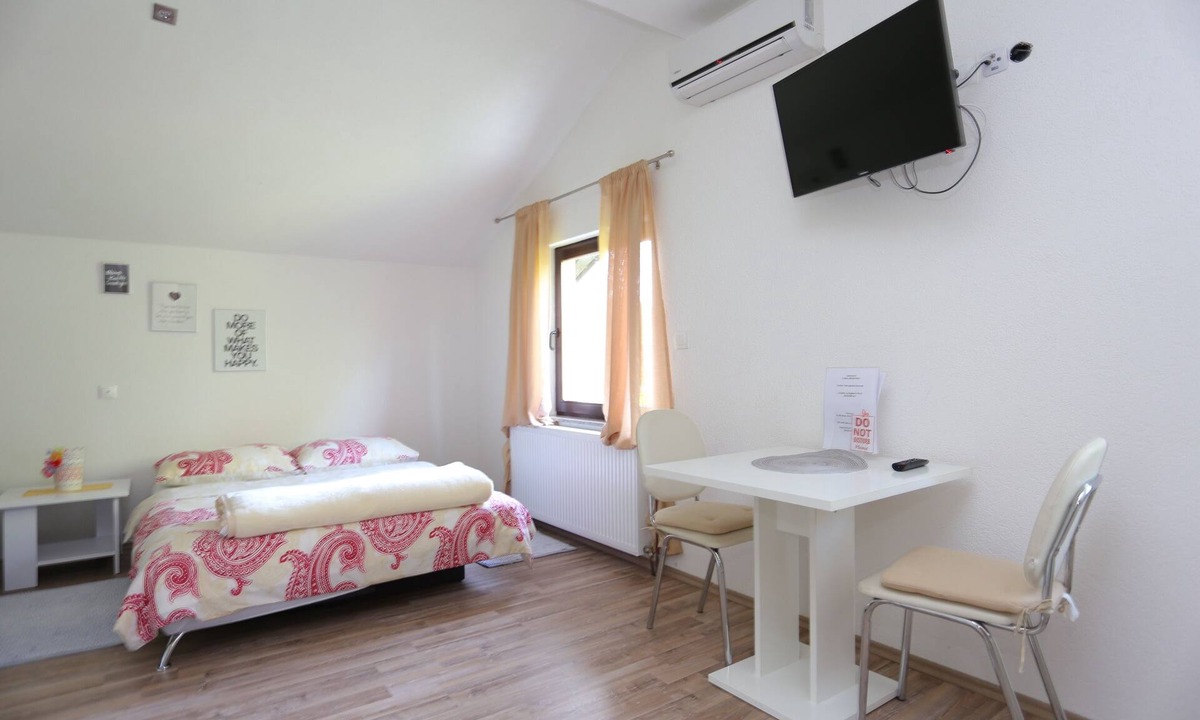 Slunj Apartment | Studio flat with terrace Donje Taborište, Plitvice (AS-17486-a)