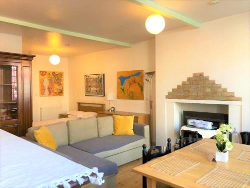 Kentish Town Apartment | Studio Flat without kitchen at Kentish Town