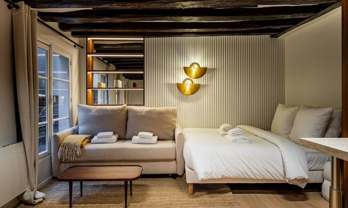 4th Arrondissement Apartment | Studio for 2 People #Île Saint-Louis #Along the Seine, Near Notre Dame