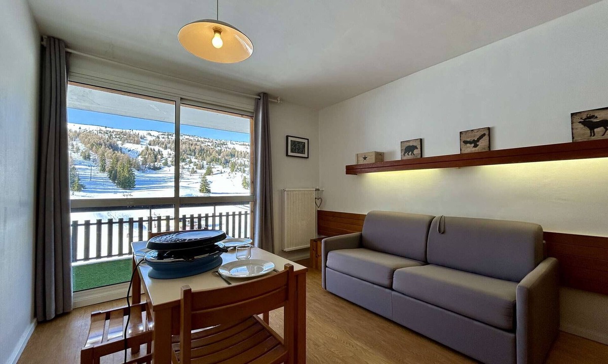 Saint-Etienne-en-Devoluy Apartment | Studio for 4 near slopes with free wifi and parking