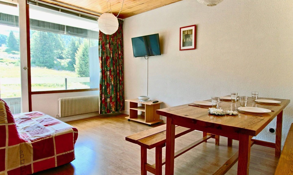 Chamrousse Apartment | Studio for 4 with balcony, pets allowed