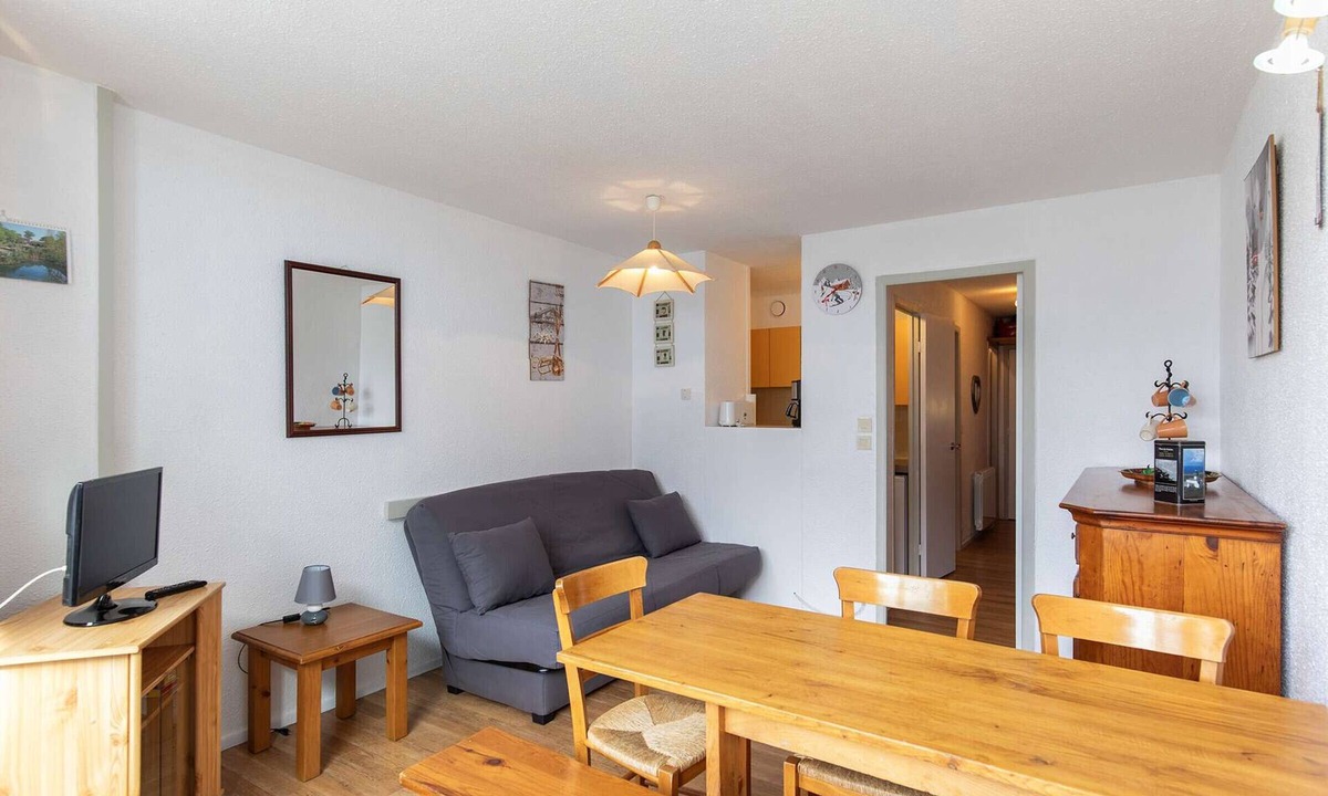 La Mongie Apartment | Studio for 5 near slopes, balcony, ski locker, non-smoking
