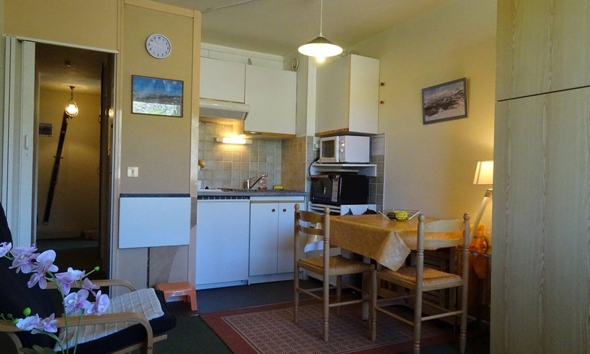 Arette Apartment | Studio for 6 with ski locker, near slopes
