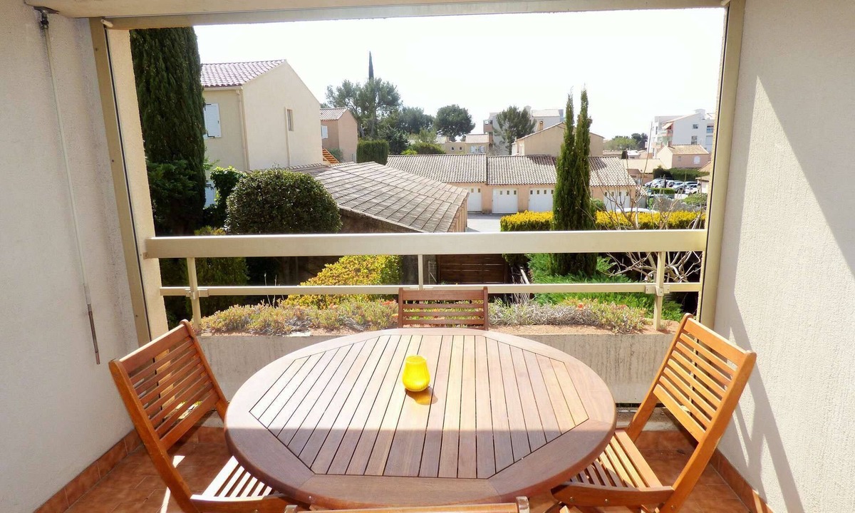 Saint-Mandrier-sur-Mer Apartment | Studio four beds, luminous, balcony.