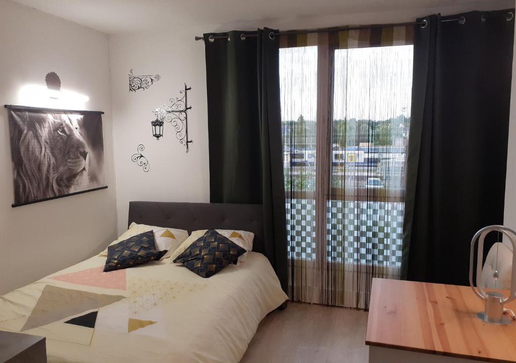 Aulnoye-Aymeries Apartment | studio