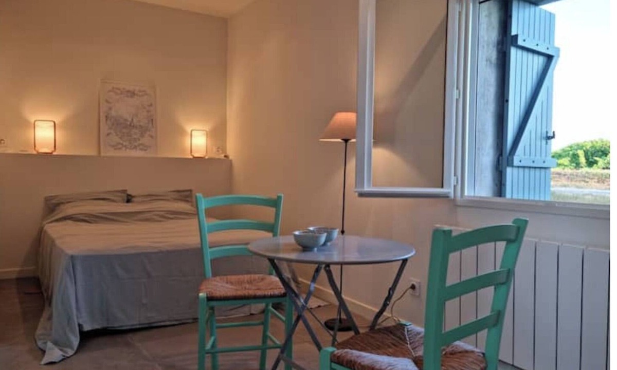 Villeneuve-les-Maguelone Apartment | Studio Dans un Écrin de Nature