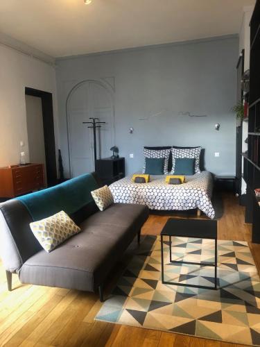 Carnot - Gailleton Apartment | Studio FRANKLIN