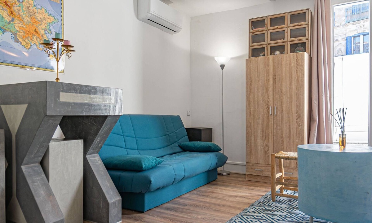 Mirepeisset Apartment | Studio 'Gite Grec' with Wi-Fi and Air Conditioning