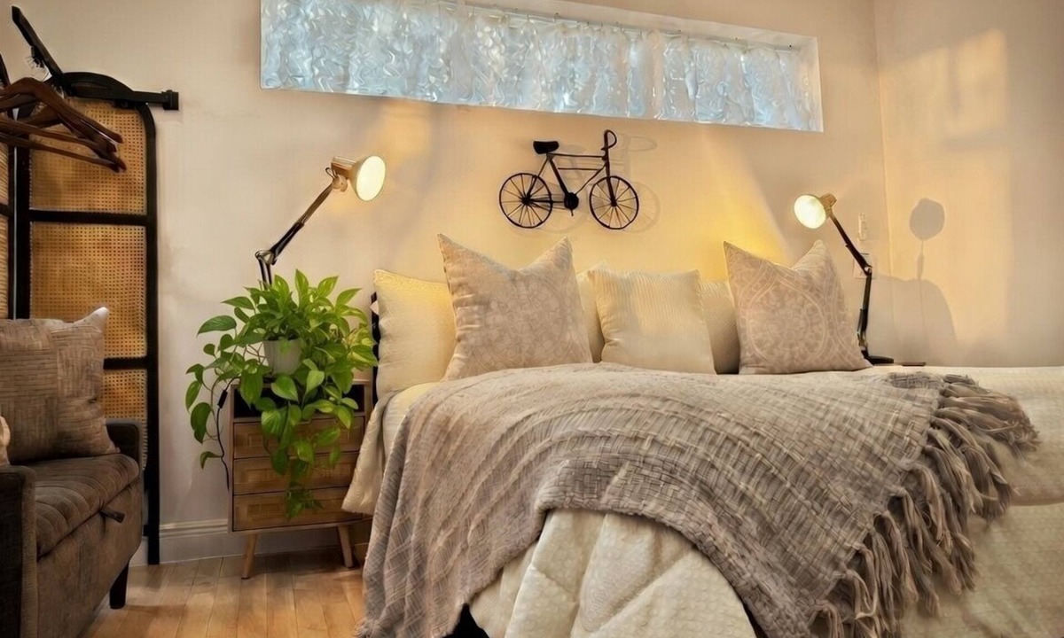 Highlands Apartment | Studio Havana, Peaceful riverside retreat.