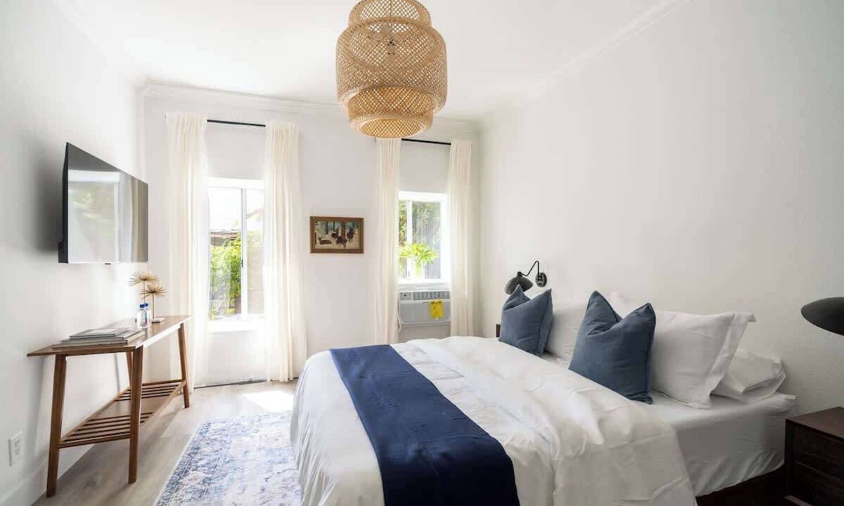 Beachwood Canyon Apartment | Studio Hideaway in Beachwood