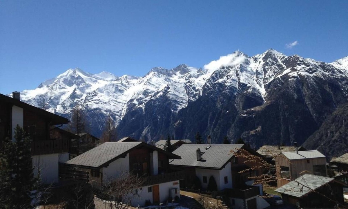 Graechen Apartment | Studio holiday flat - with large terrace